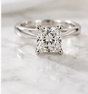 Princess cut diamond solitaire ring demonstrating diamond carat presence